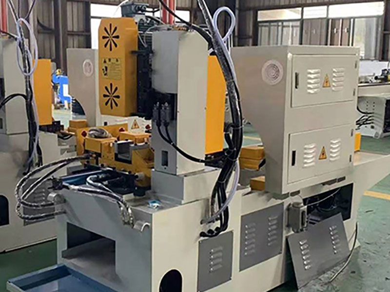 Auto cutting machine for stainless steel pipes